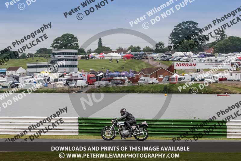 Vintage motorcycle club;eventdigitalimages;mallory park;mallory park trackday photographs;no limits trackdays;peter wileman photography;trackday digital images;trackday photos;vmcc festival 1000 bikes photographs